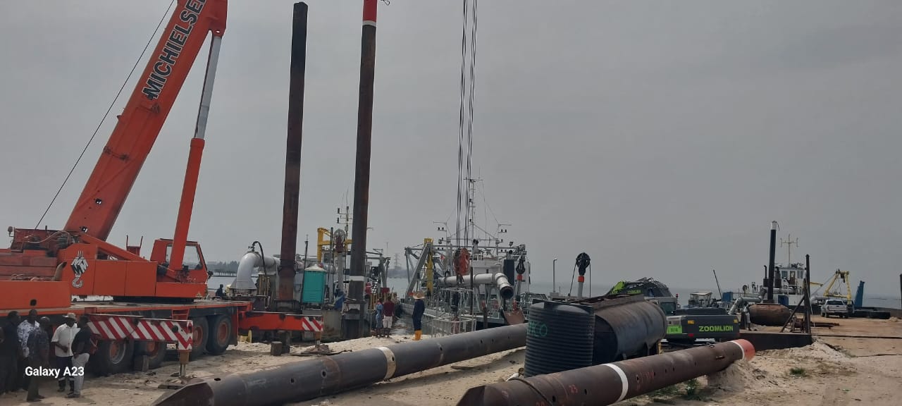 Lagos Lagoon Desilting